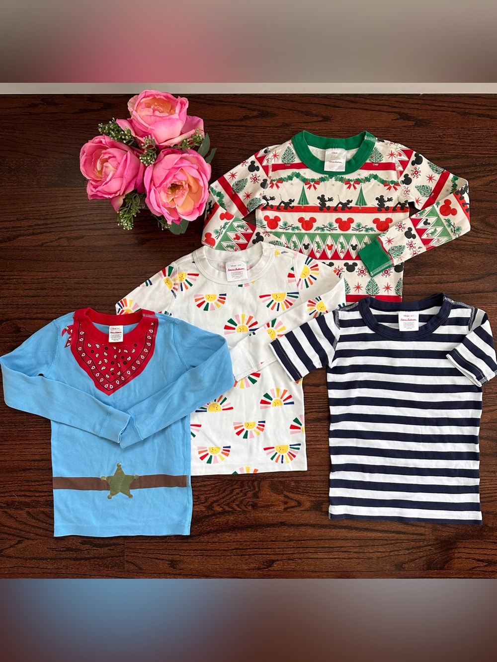 Bundle of 4 Hanna Andersson pajama tops, size 110/5T US